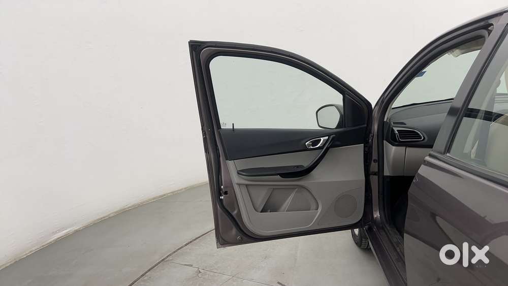 Tata Tiago Xz, 2017, Petrol