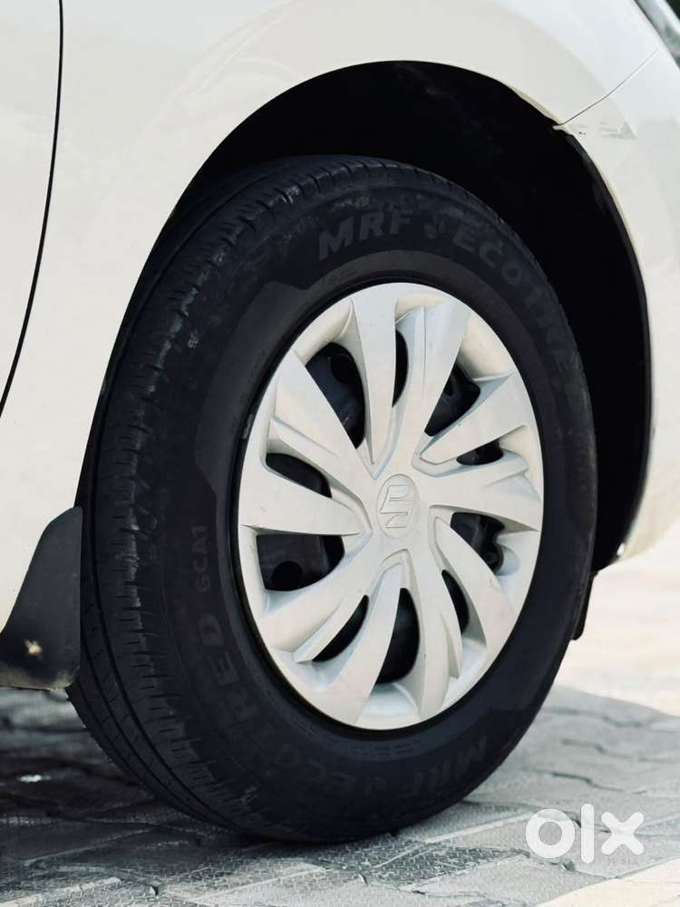 Maruti Suzuki New-gen Swift Vxi, 2025, Petrol