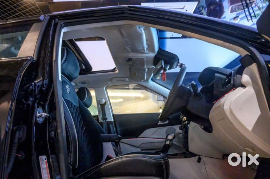 Mahindra Xuv 3xo Ax7l 1.2 Petrol At (pg), 2024, Petrol