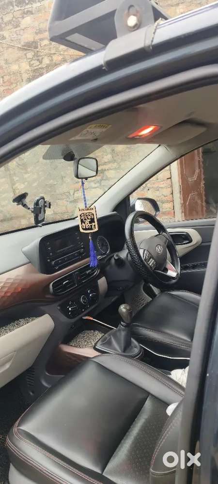 Hyundai Aura 2022 Cng & Hybrids Well Maintained