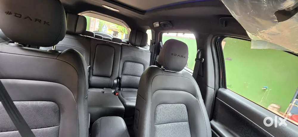 Tata Safari Dark Edition At 2025