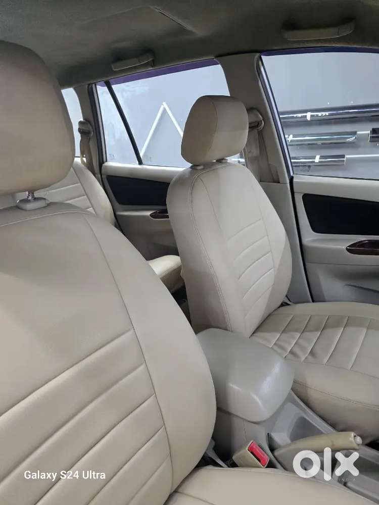 Toyota Innova 2012