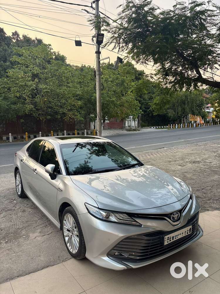 Toyota Camry Hybrid, 2020, Petrol