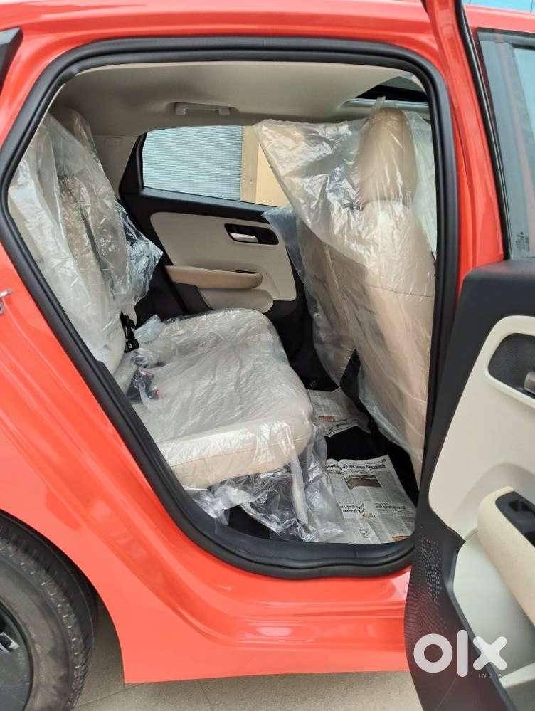 Tata Altroz Creative S, 2025, Petrol