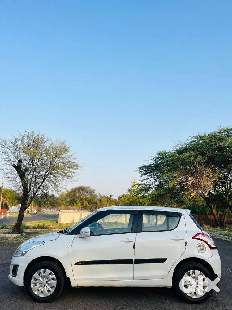 Maruti Suzuki Swift Vxi + Manual, 2016, Petrol