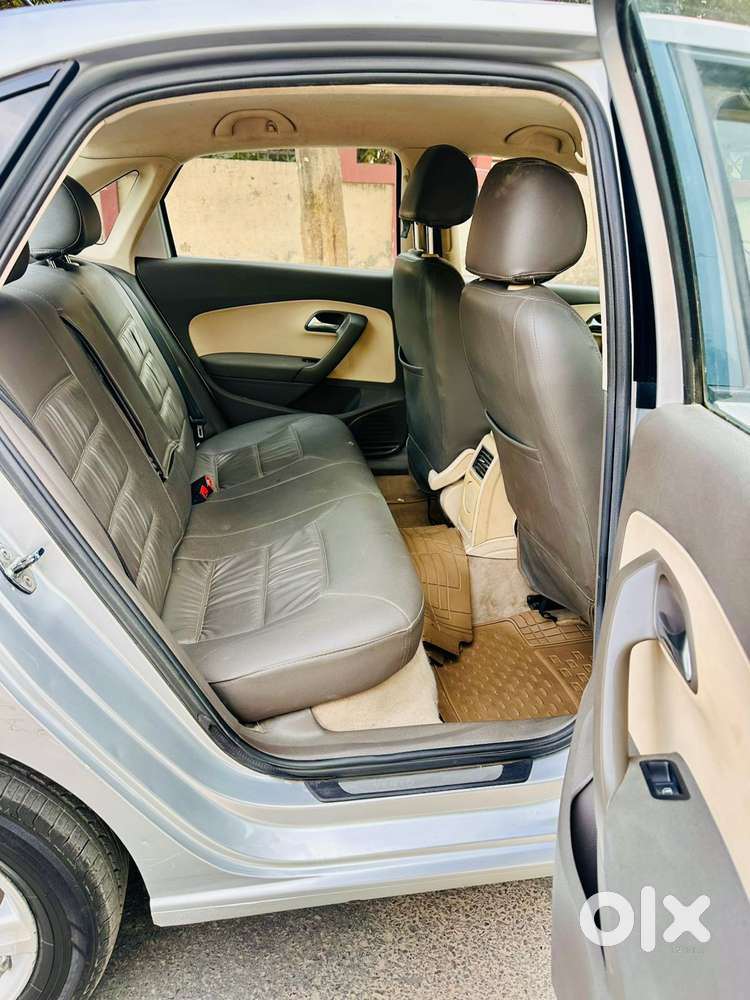 Volkswagen Vento 2010-2013 Petrol Highline, 2011, Petrol