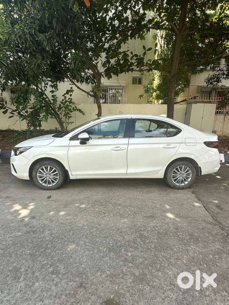Looks Brand New -honda City Petrol Manual 2021
