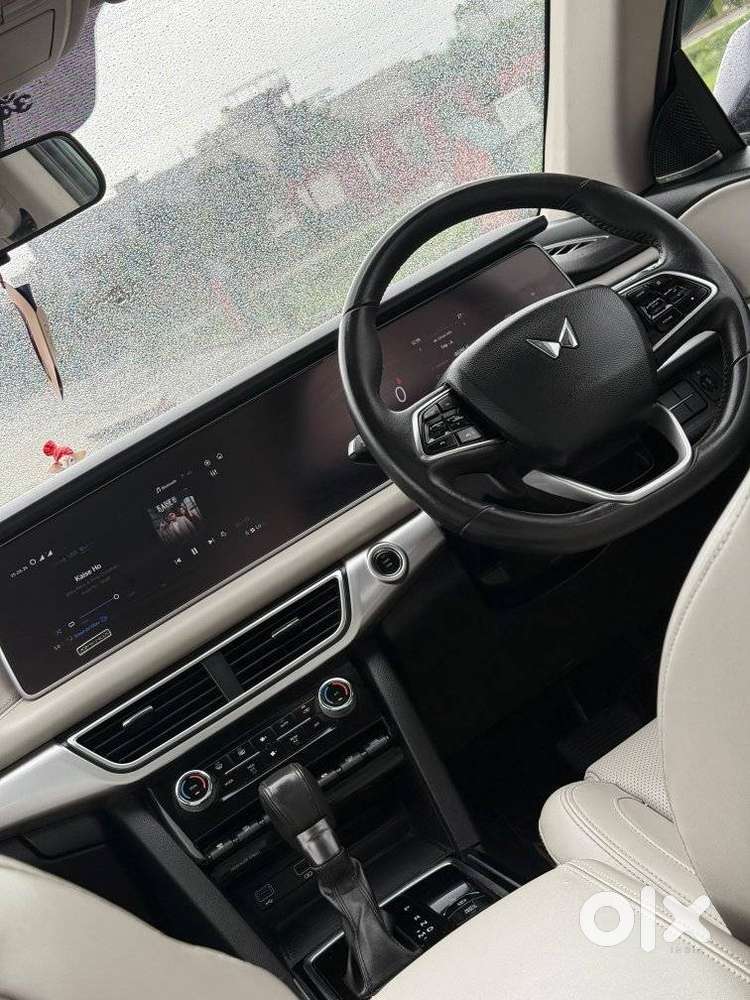 Mahindra Xuv700 2.2 Ax 7 Diesel At Luxury Pack Str Awd, 2022, Diesel