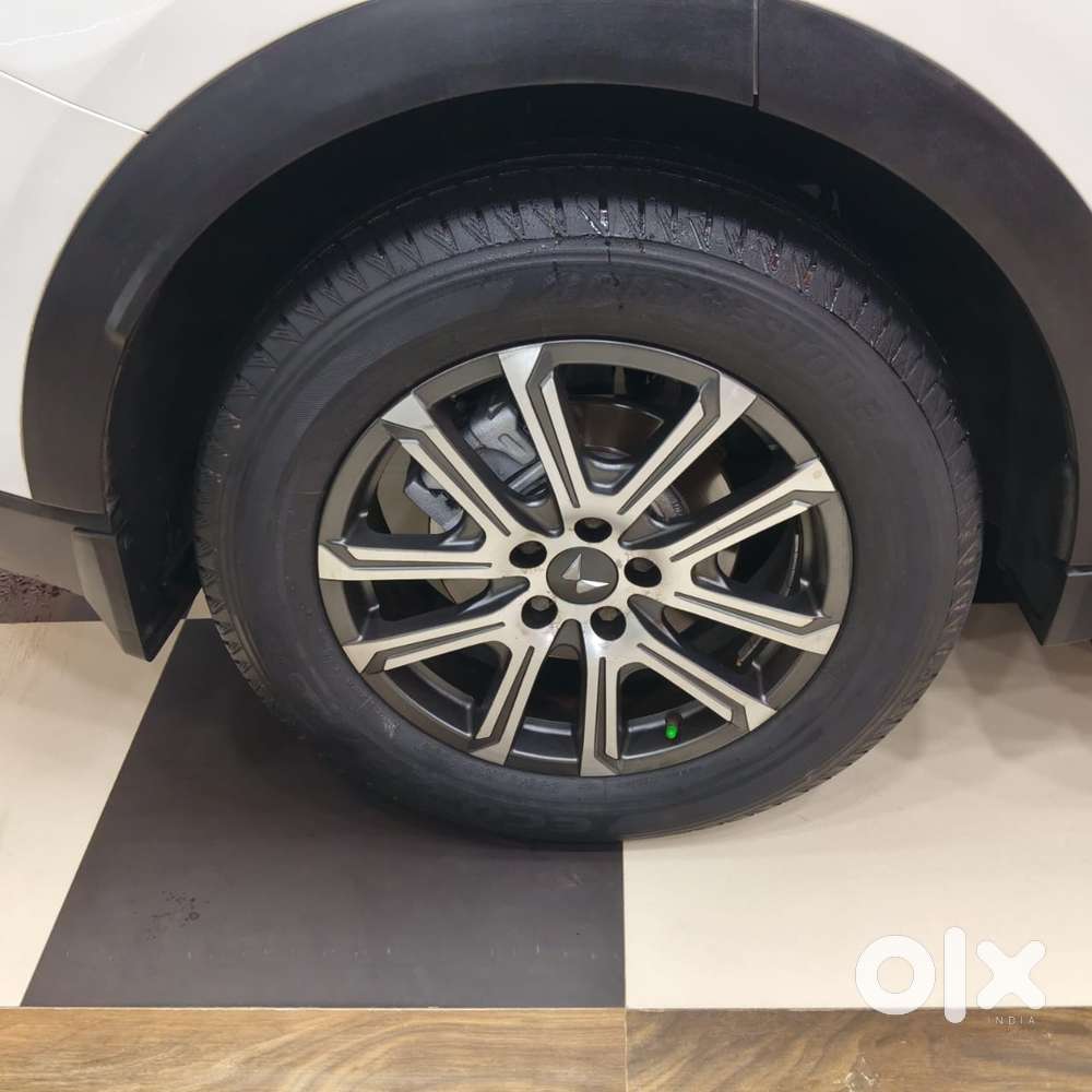 Mahindra Xuv700 2.0 Ax 7 Petrol At Luxury Pack Str, 2023, Petrol