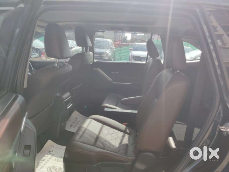 Toyota Innova Hycross 2.0 Zx (o) Hybrid 7 Str, 2024, Petrol