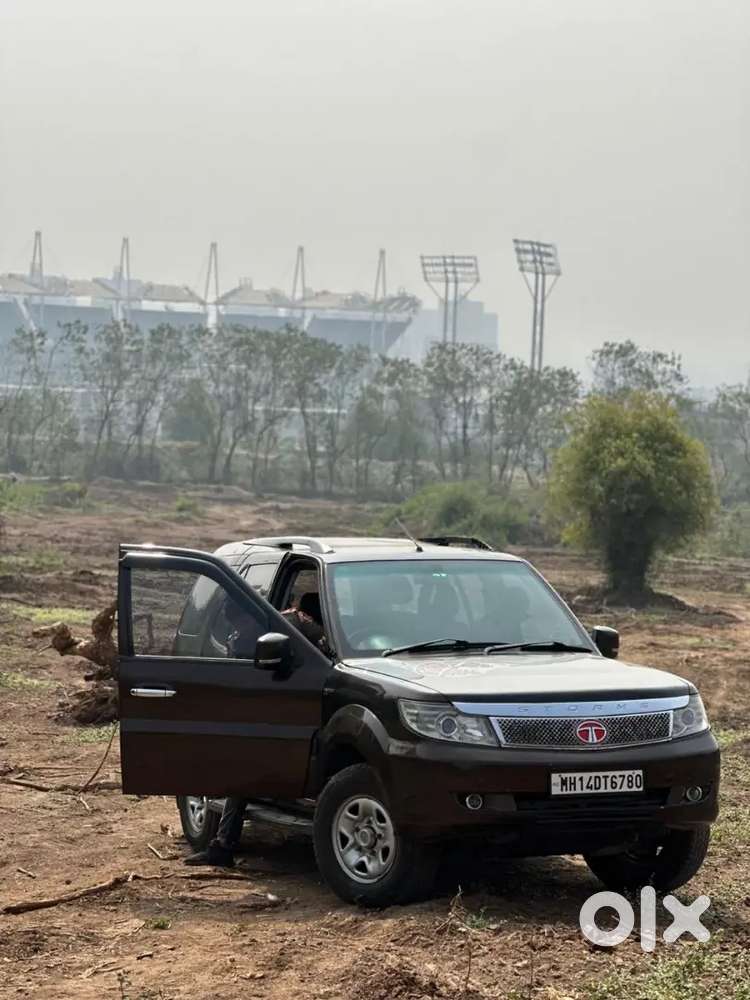 Tata Safari Storme 2013