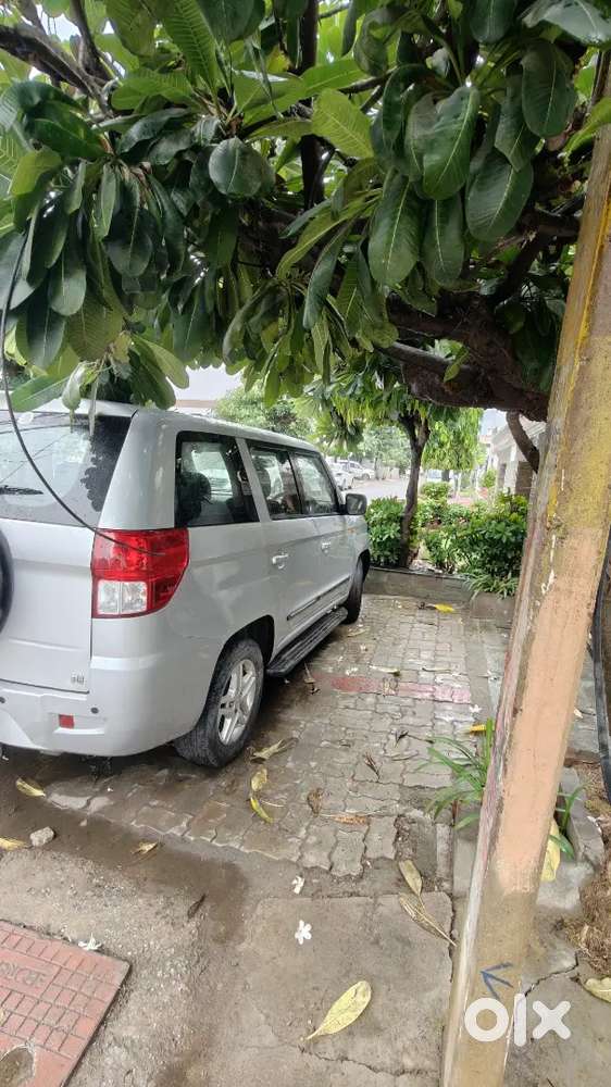 Mahindra Tuv 300 9seater