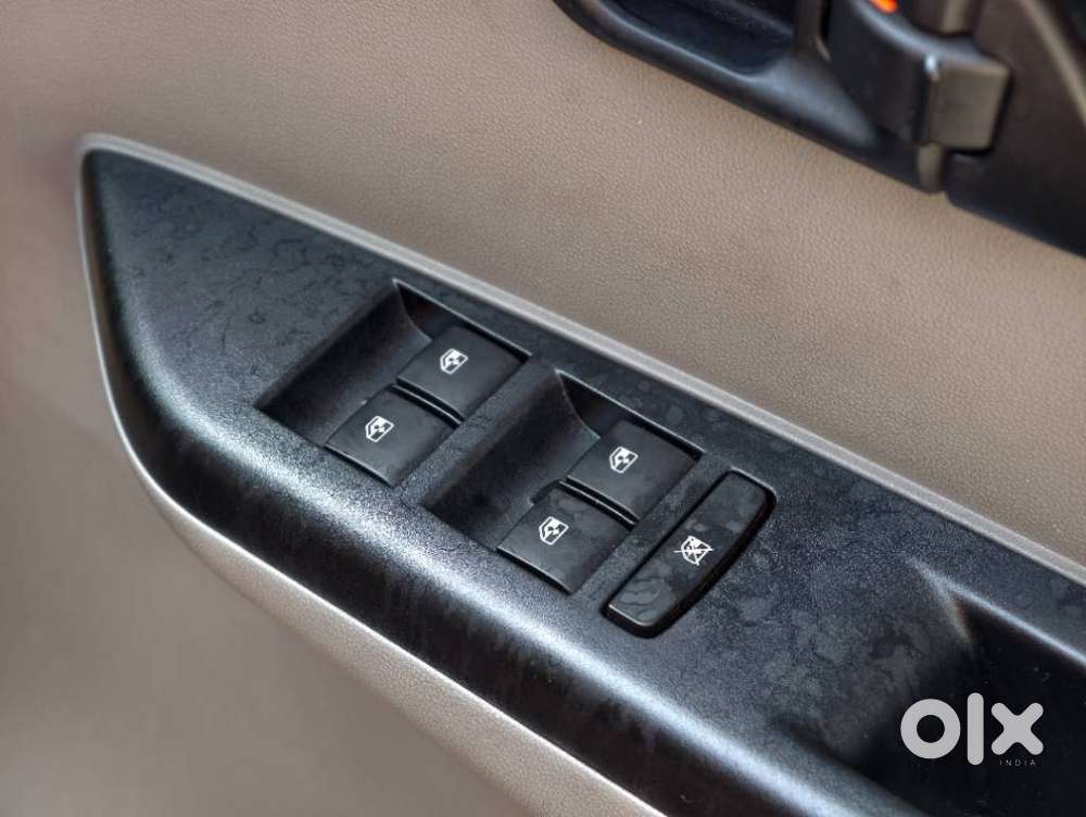 Mahindra Kuv 100 K8 5str, 2017, Diesel