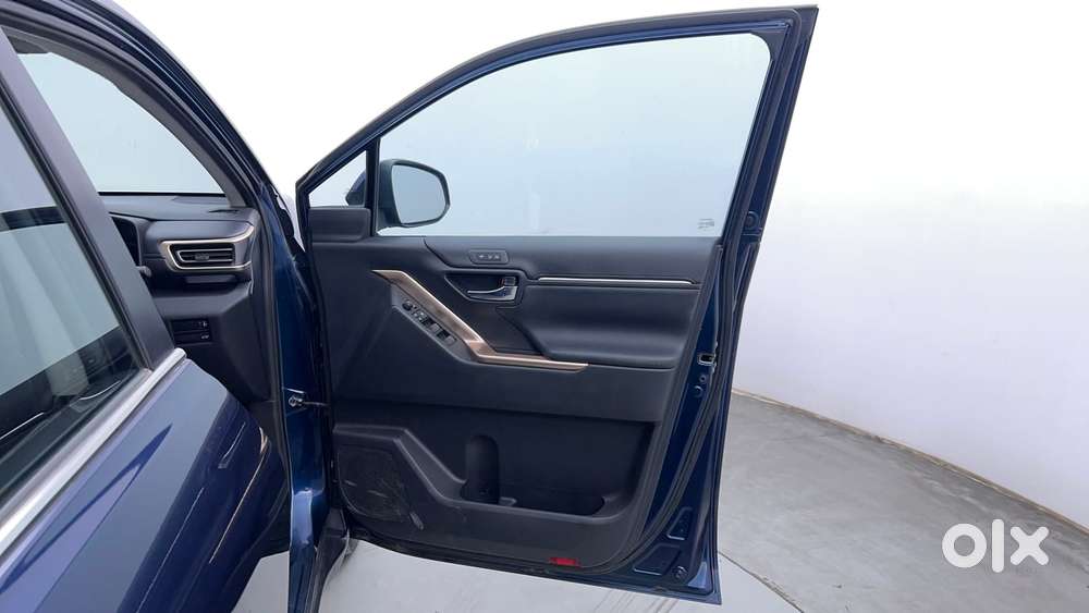 Maruti Suzuki Invicto Alpha Plus 7str, 2023, Cng & Hybrids