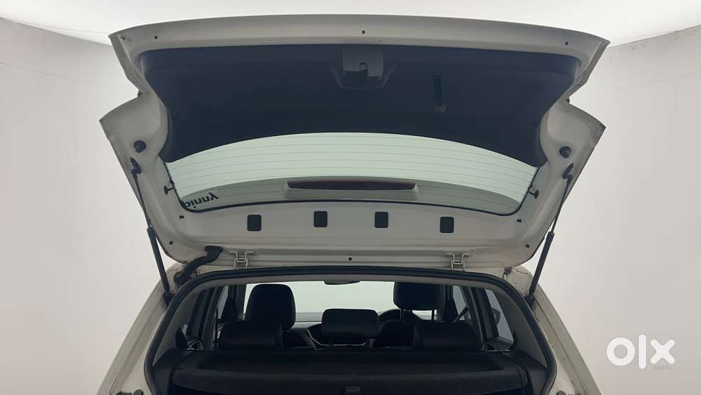 Volkswagen Taigun Topline 1.0 Tsi At (electric Seats), 2023, Petrol