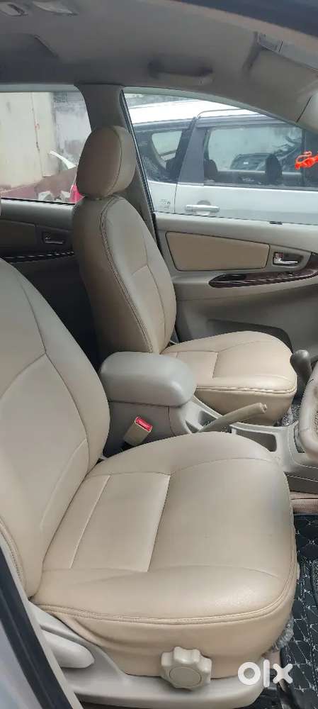 Toyota Innova 2012 Diesel Well Maintained