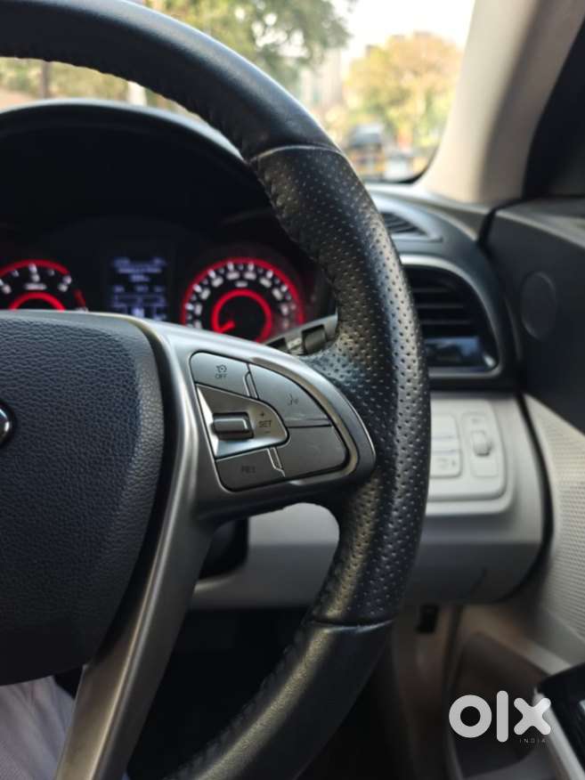 Mahindra Xuv300 W8 (o) 1.5 Diesel Amt, 2022, Diesel