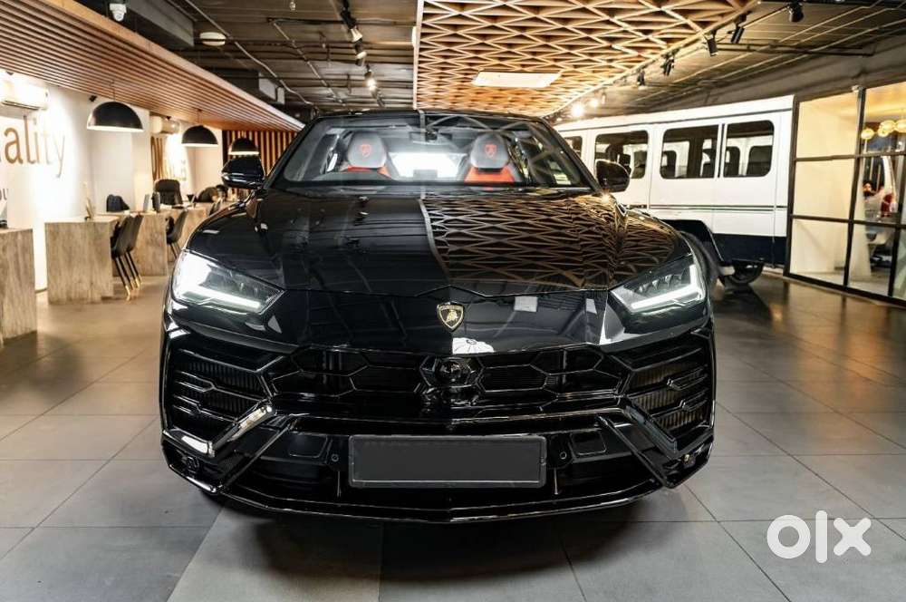 Lamborghini Urus V8, 2021, Petrol