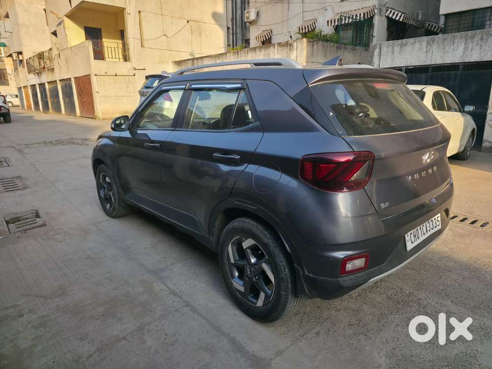 Hyundai Venue Diesel Manual 2020 Sunroof Model