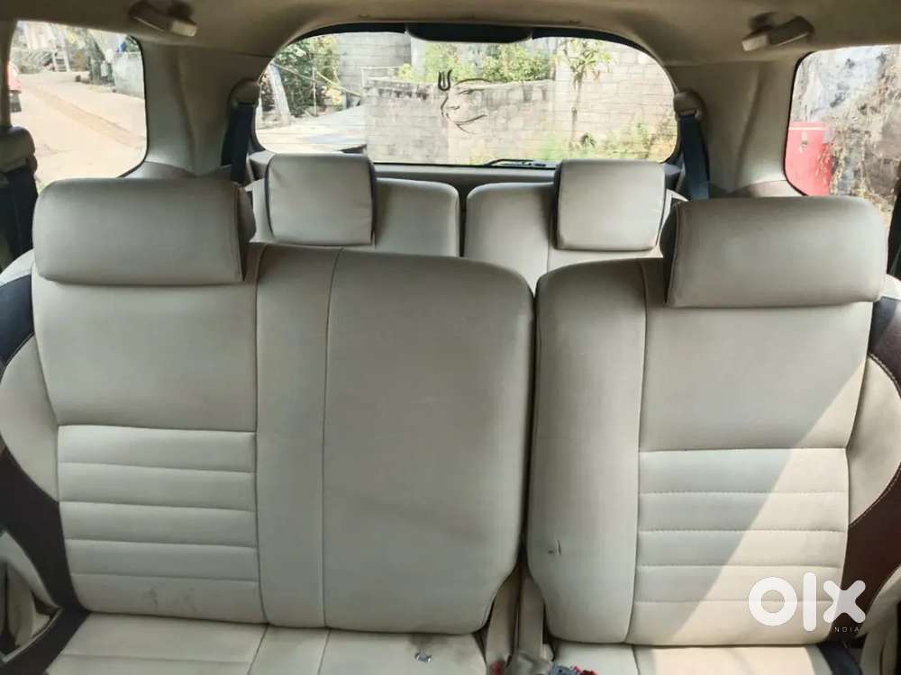 Toyota Innova 2015 Diesel 235000 Km Driven