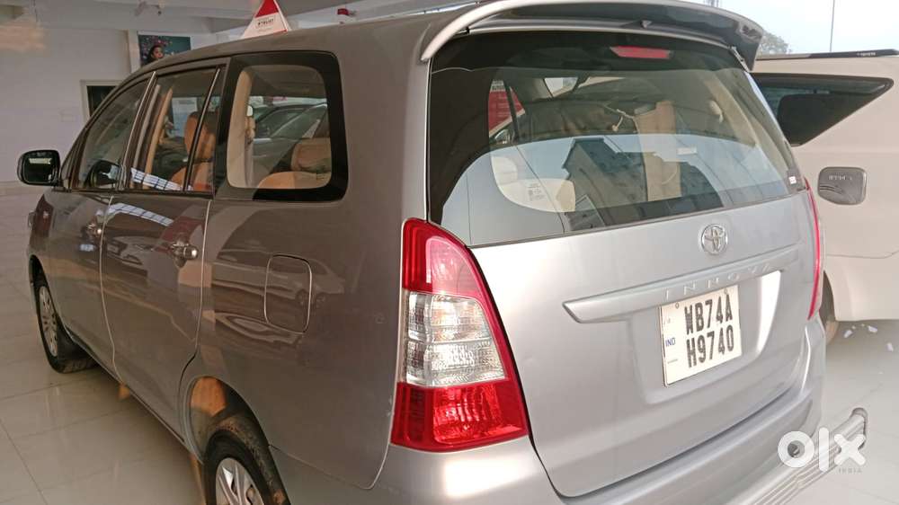 Toyota Innova 2.5 G (diesel) 8 Seater Bs Iv, 2015, Diesel