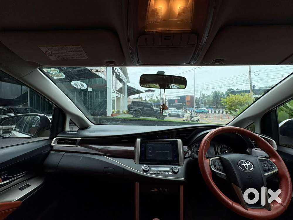 Toyota Innova Crysta 2.4 Vx Mt 8s, 2017, Diesel