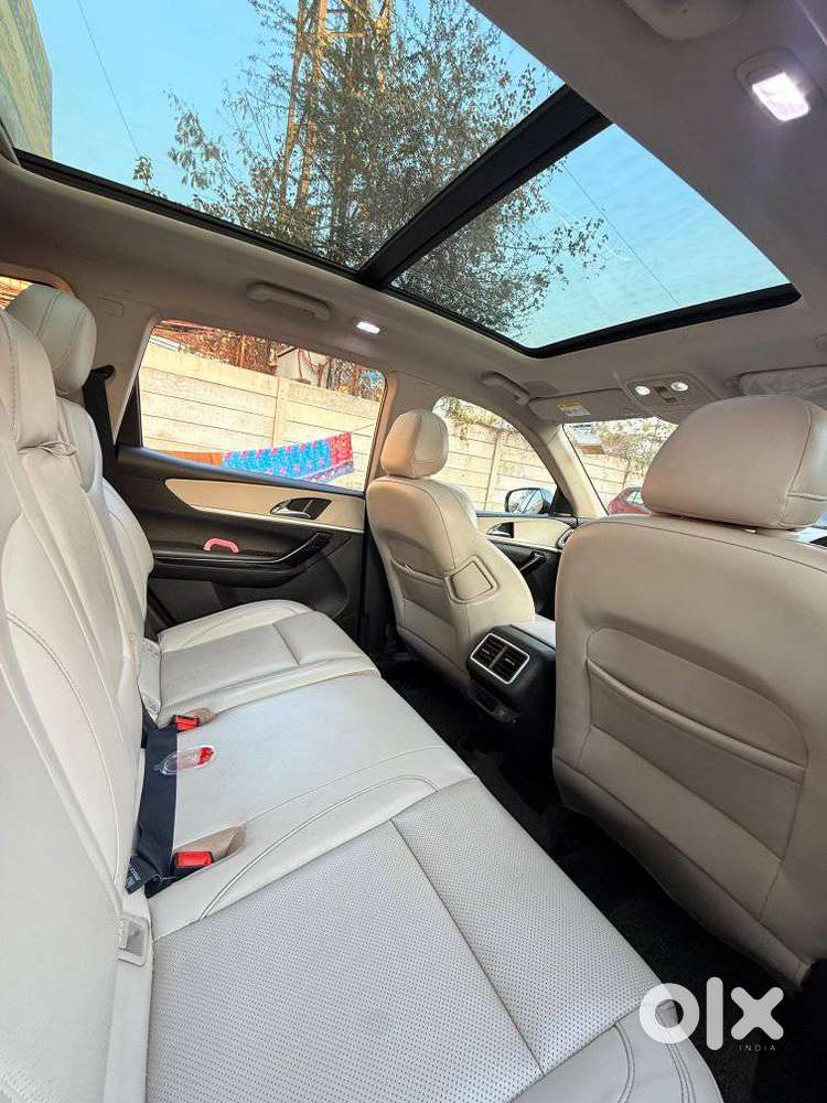 Mahindra Xuv700 2.2 Ax 7 Diesel Mt Luxury Pack Str, 2022, Diesel