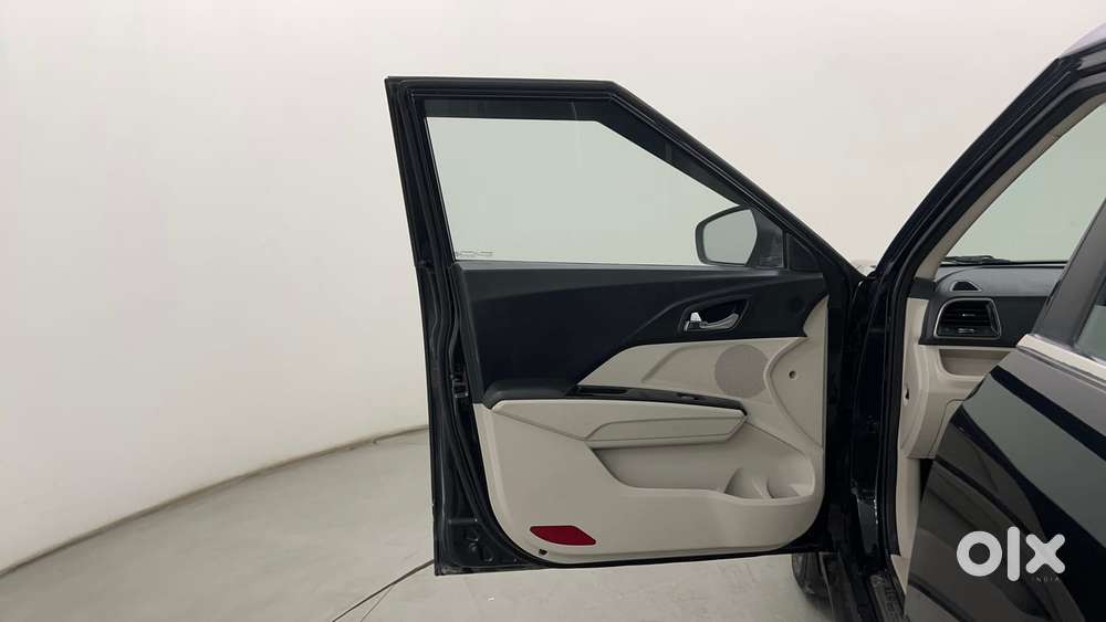 Mahindra Xuv300 W8 Option, 2021, Petrol