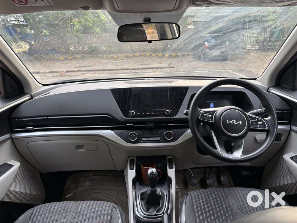 Kia Carens 1.4 Premium Turbo 7 Str, 2022, Petrol