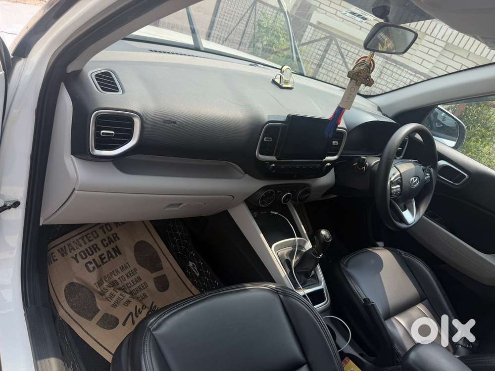 Hyundai Venue Petrol 2023