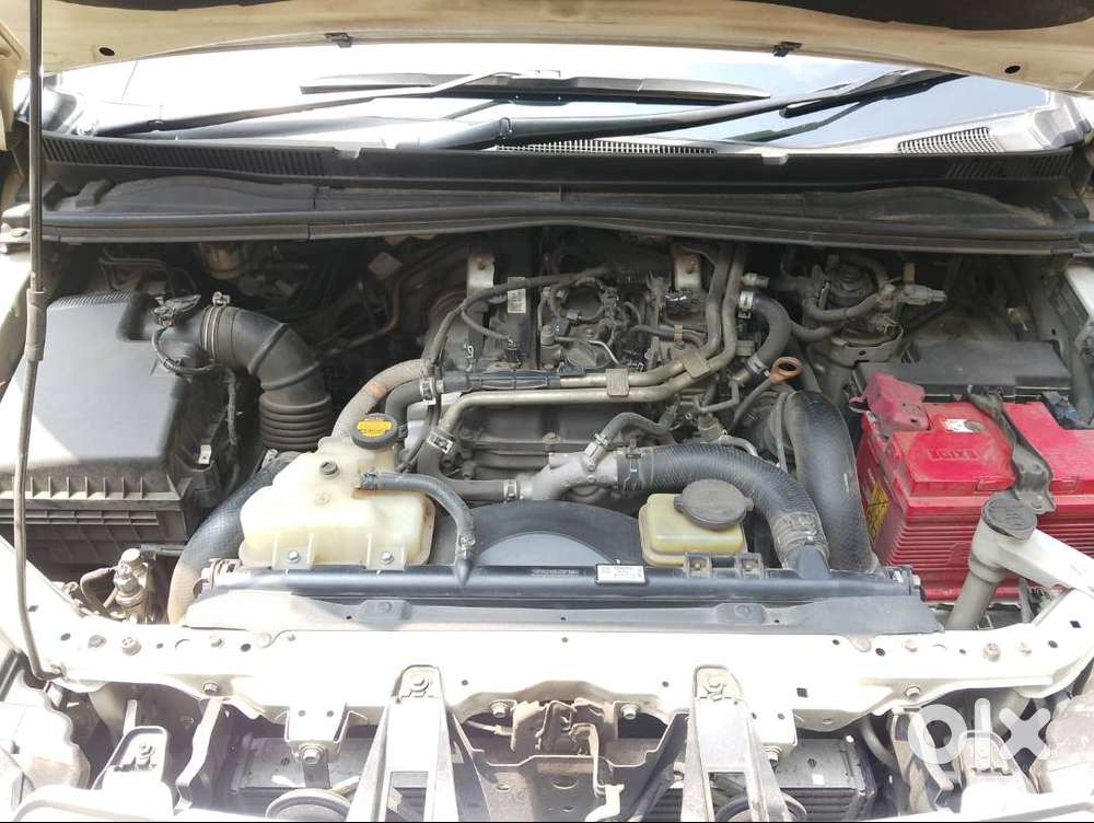 Toyota Innova Crysta 2016 2.4 Vx Mt 8 Str Diesel Manual Single Owner