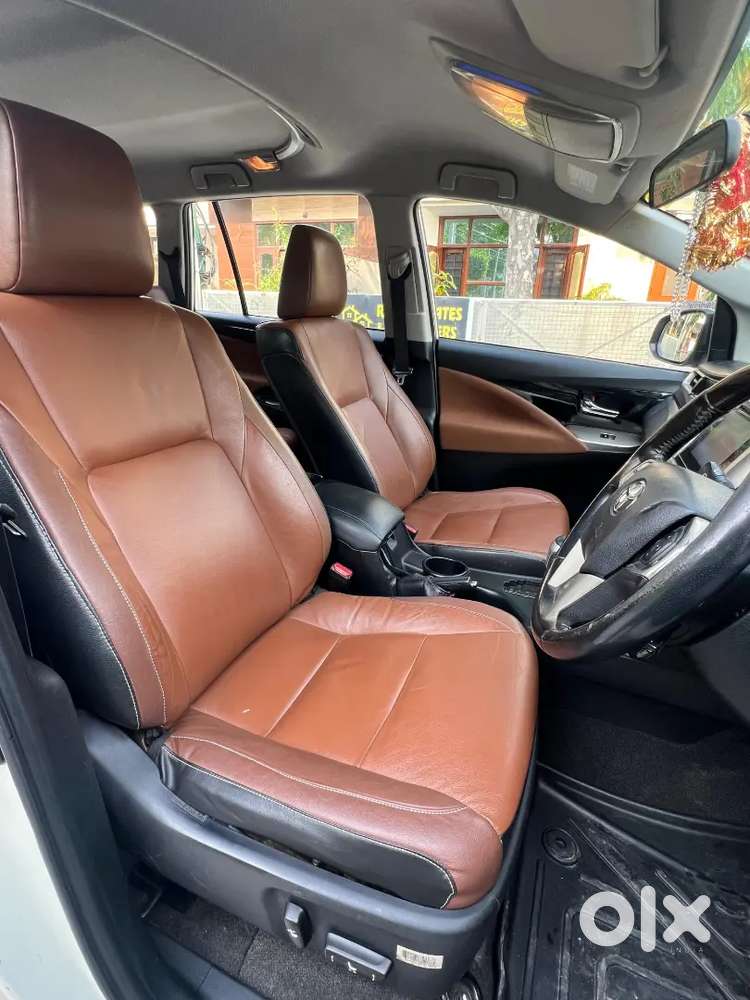 2.8 Top Model Innova Crysta 2016 Diesel Excellent Condition