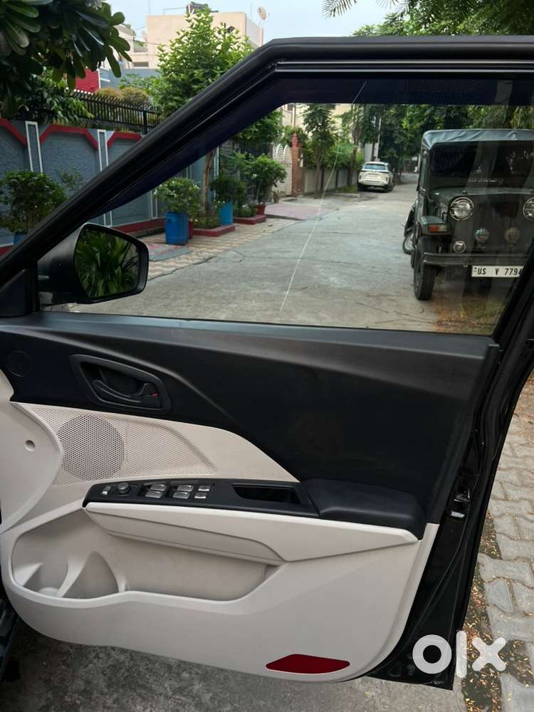 Xuv300 Diesel 2022 Only 34,000 Kilometer In Showdoom Condition