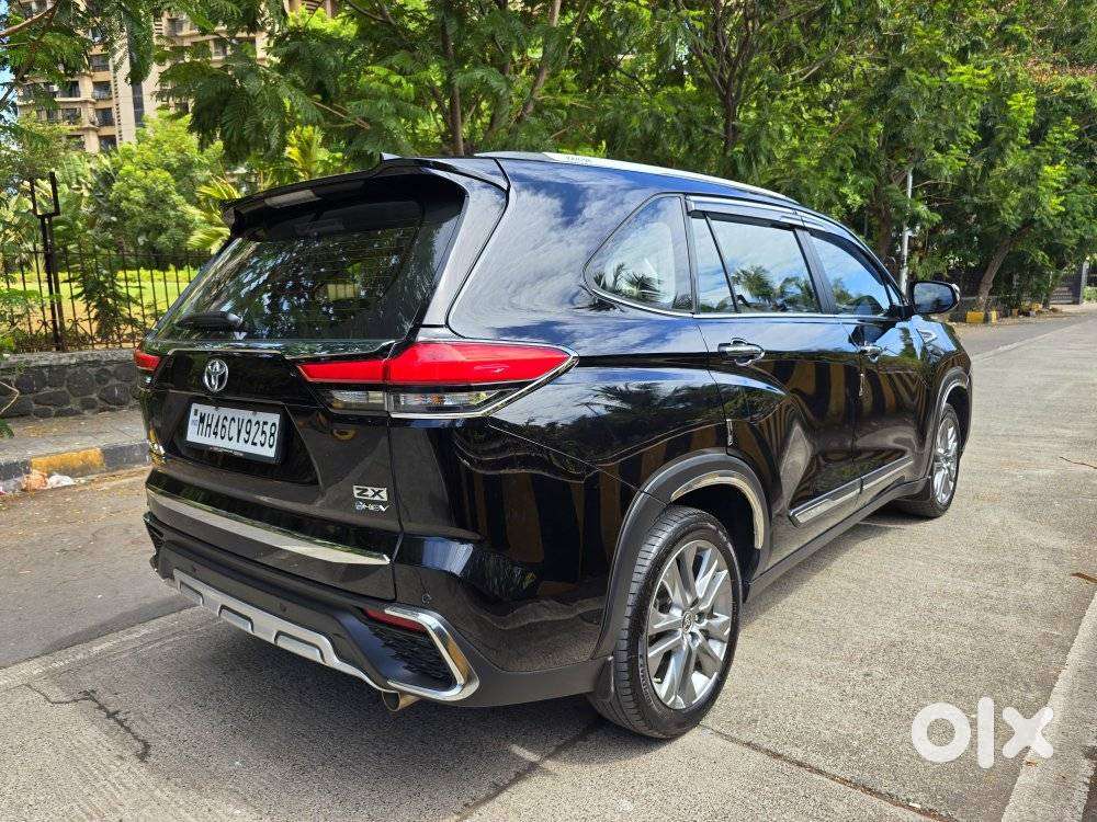 Toyota Innova Hycross 2.0 Zx (o) Hybrid 7 Str, 2025, Petrol