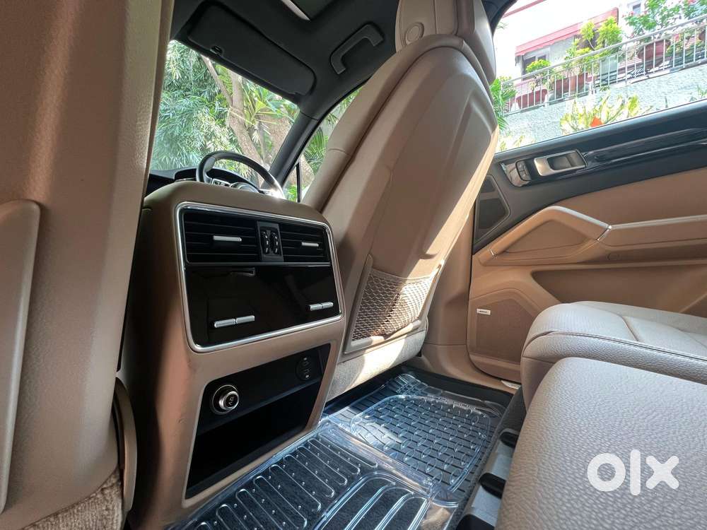 Porsche Cayenne Platinum Edition, 2022, Petrol