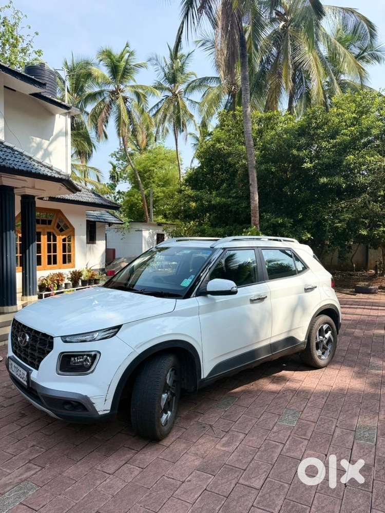 Hyundai Venue Turbo Automatic For Sale