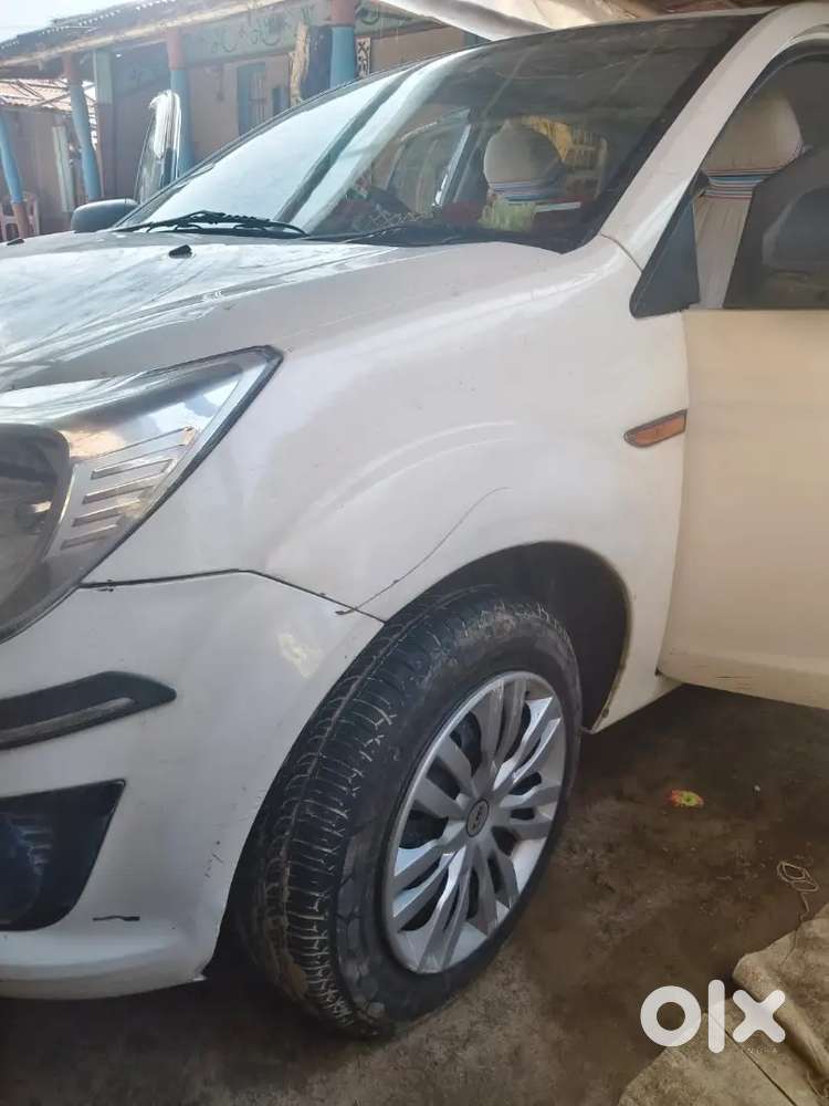 Ford Figo Petrol Lxi 2014 Year