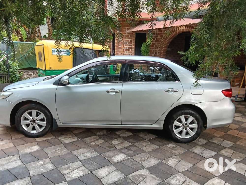 Toyota Corolla Altis 2013