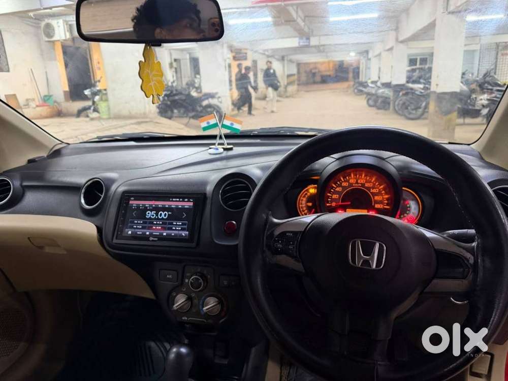 Honda Brio V Automatic, 2014, Petrol