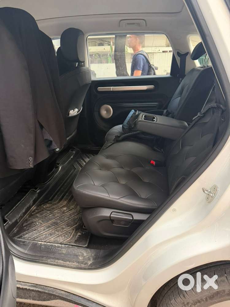 Mg Windsor Ev 2025 With Automatic Transmission