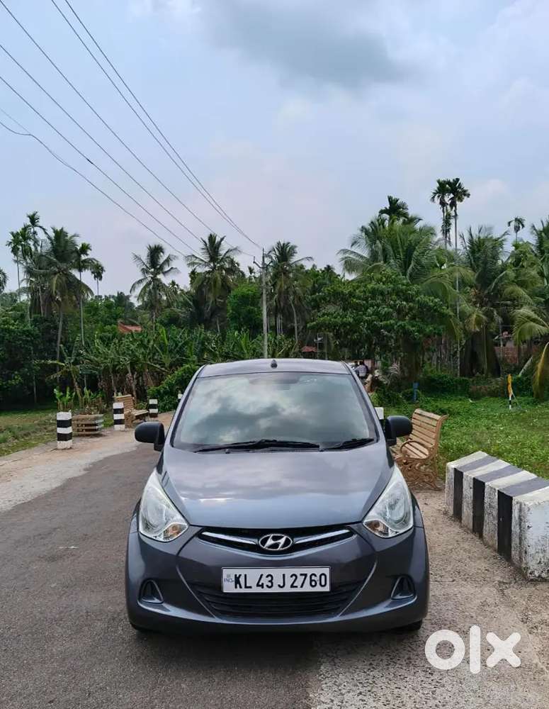 Hyundai Eon 2016 Petrol Well Maintained 3tyre Above 90%.