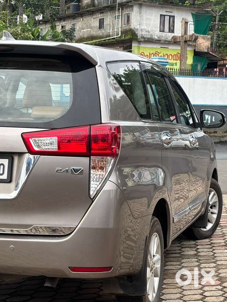 Toyota Innova Crysta 2017