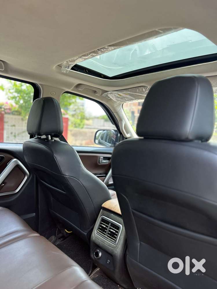 Mahindra Scorpio-n 2.0 Z8 Petrol At 7 Str, 2025, Petrol