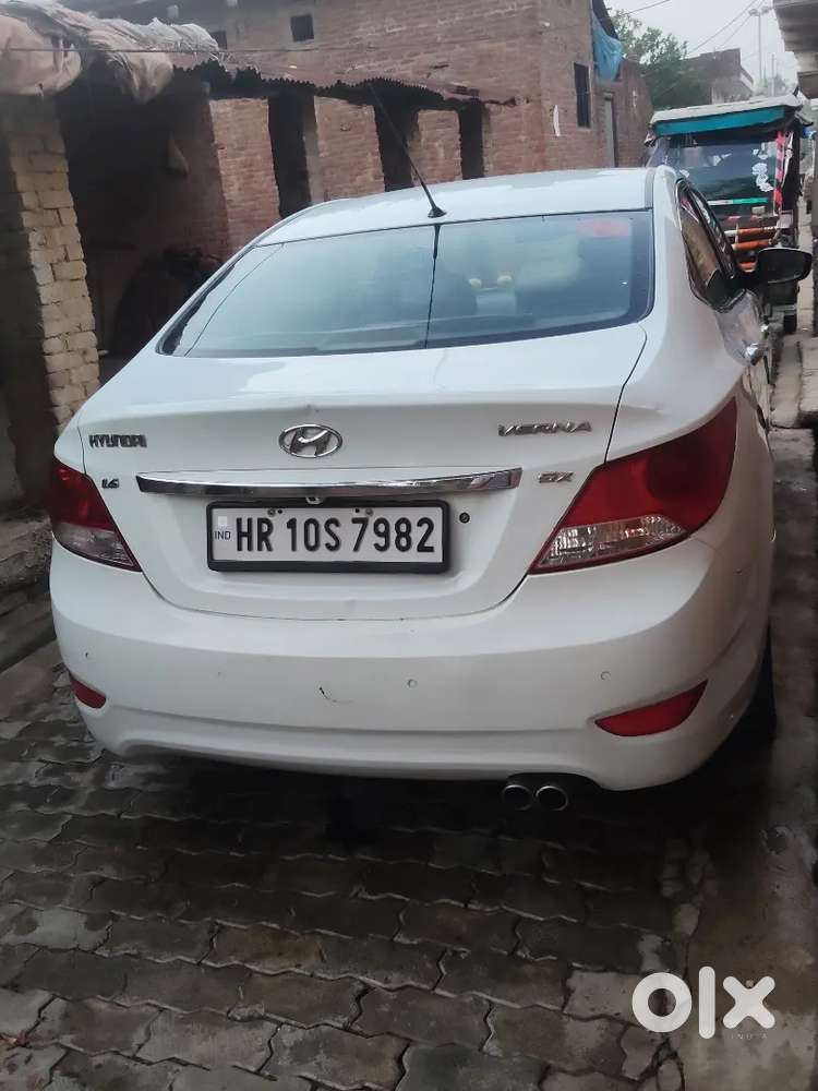 Hyundai Verna 2012