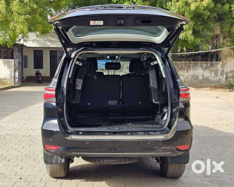 Toyota Fortuner 4x2 At 2.7 Petrol, 2023, Petrol