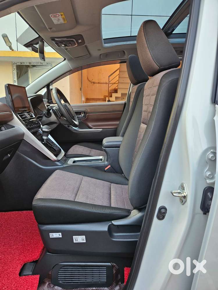 Toyota Innova Hycross 2.0 Vx (o) Hybrid 8 Str, 2025, Petrol