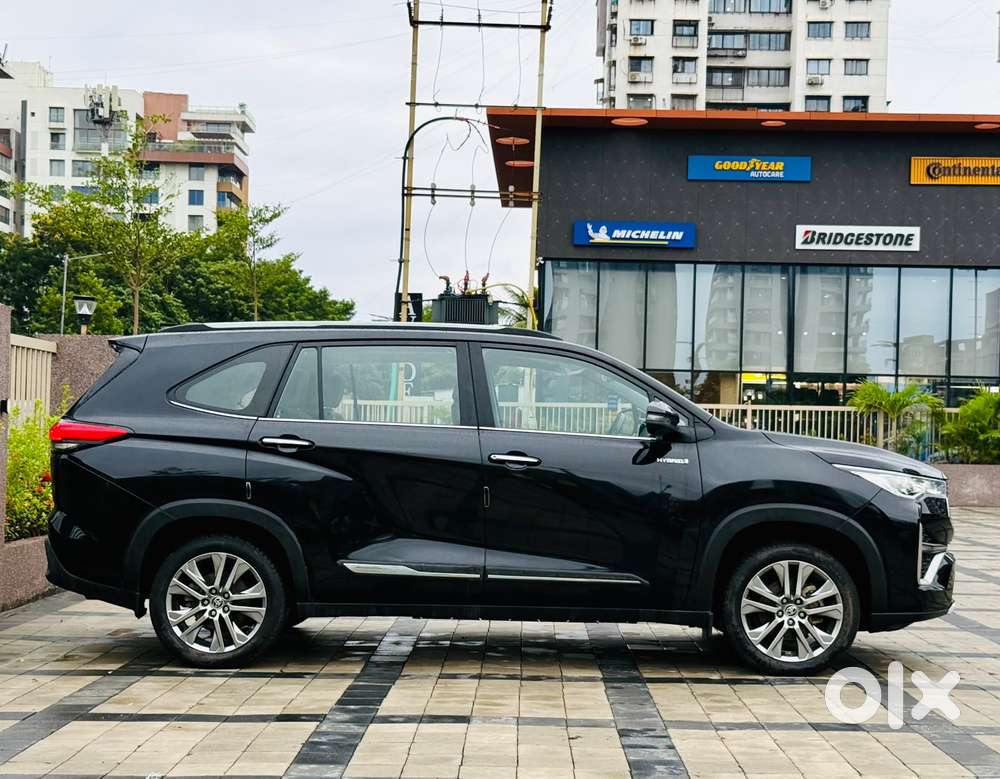 Toyota Innova Hycross 2.0 Zx Hybrid 7 Str, 2023, Petrol