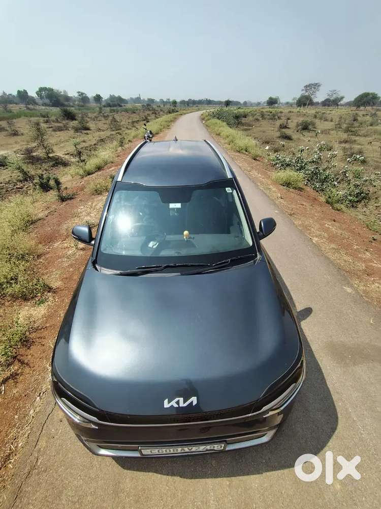 Good Condition And Interior Rear Camera Features,7 Seater Comfortable