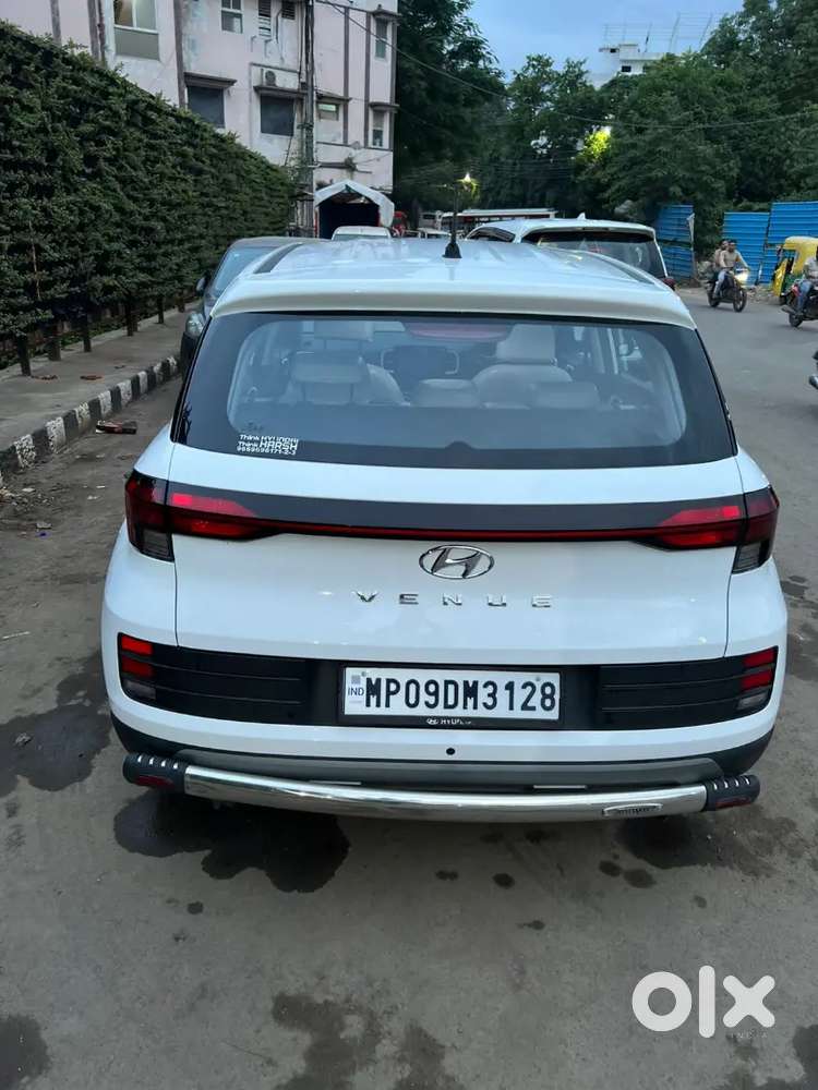 Venue G9 12000 Km With Service Record
