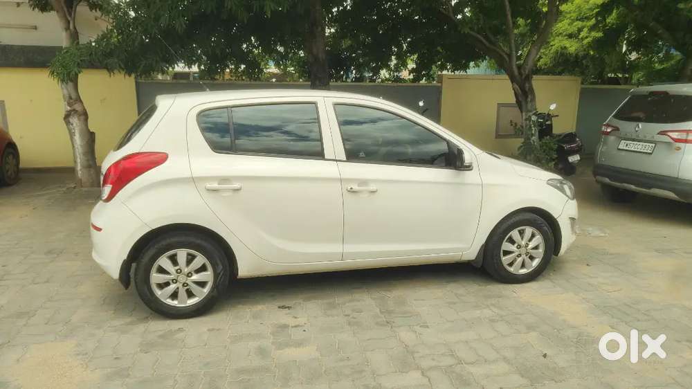 Hyundai I20 Diesel ( Model 2013 ) 1st Owner கார் விற்பனைக்கு